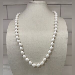 🤍 Vintage Crown Trifari White Bead Necklace – Classic Elegance—Adjustable ✨